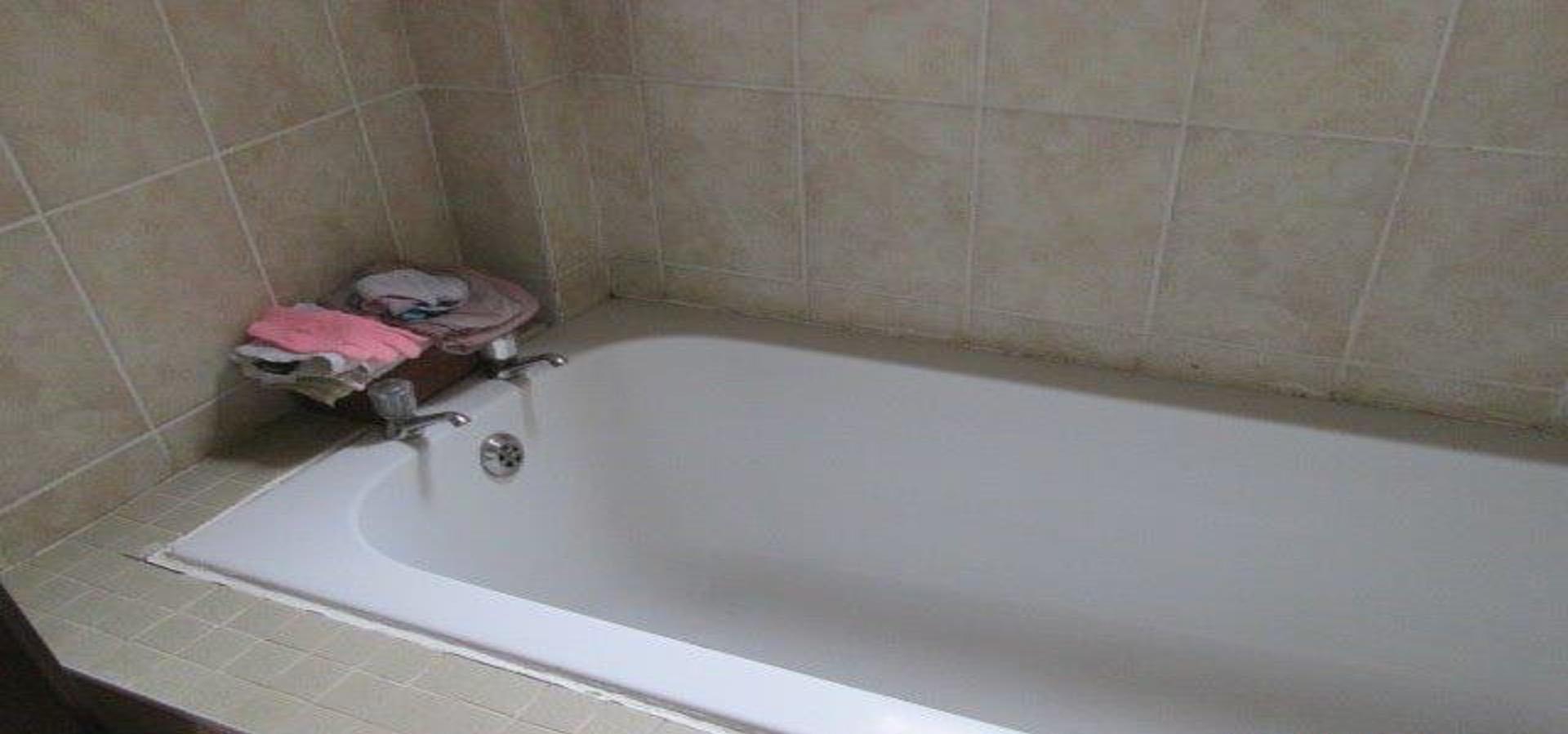 Bathroom 1 of property in Bethelsdorp