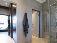 Main Bathroom - 17 square meters of property in Silverwoods Country Estate