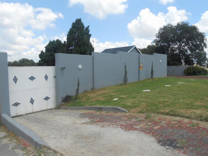 3 Bedroom House for Sale For Sale in Krugersdorp - Private Sale - MR152042