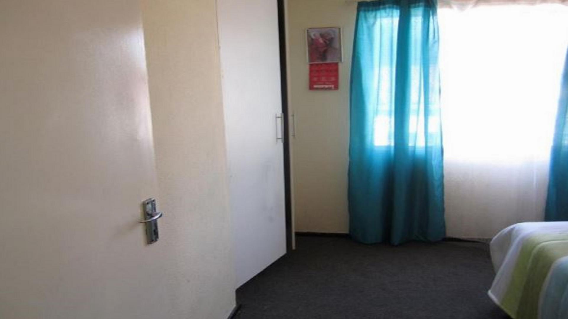 Bed Room 1 - 10 square meters of property in Ridgeway