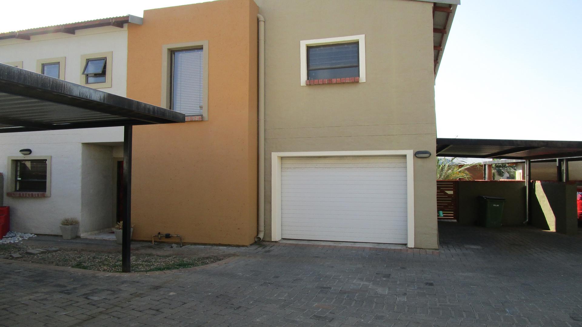 Front View of property in Waterval East