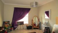 Bed Room 2 - 13 square meters of property in Waterval East