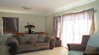Lounges - 14 square meters of property in Waterval East