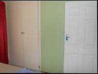 Bed Room 1 - 11 square meters of property in Dalpark