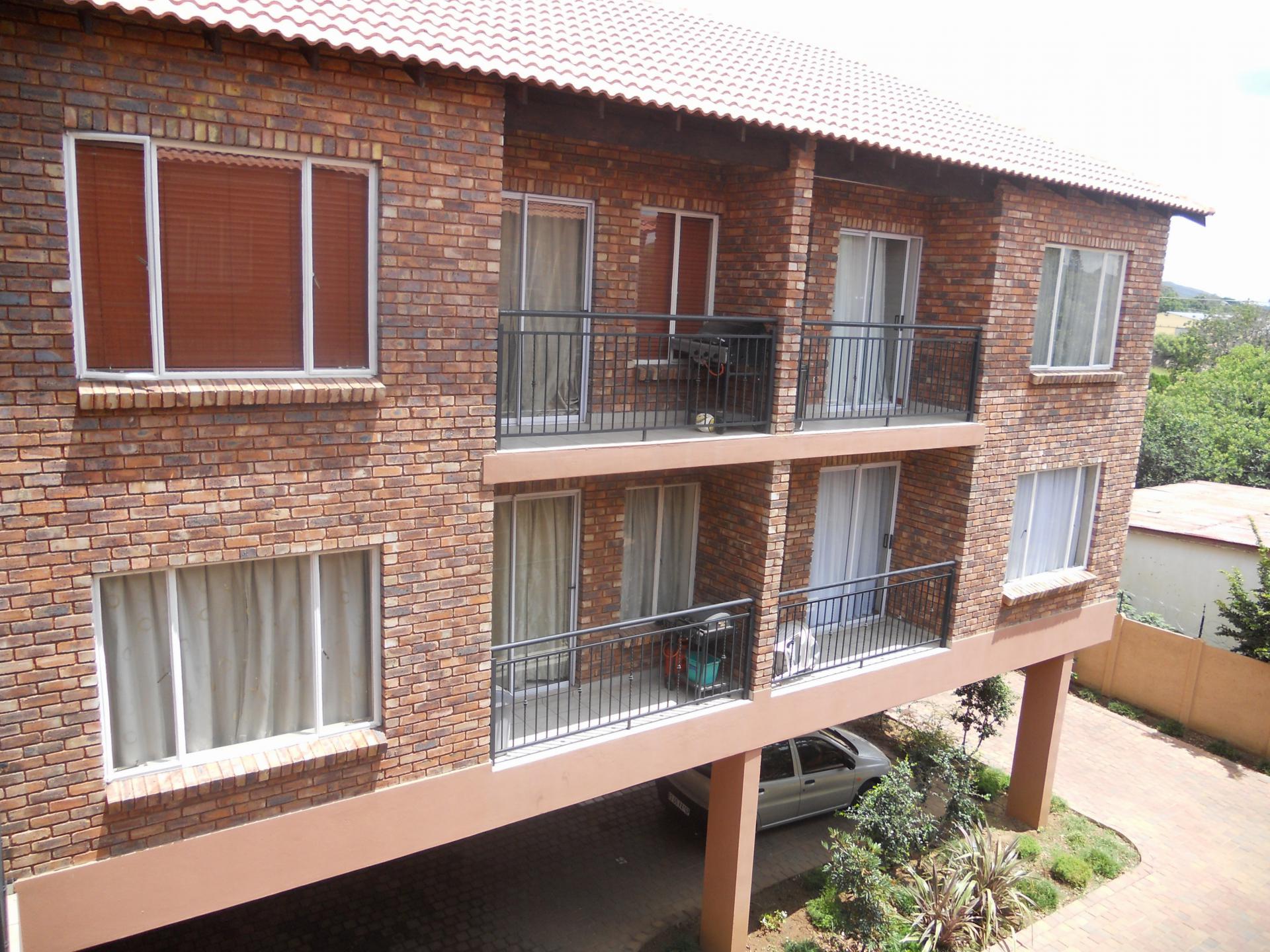 Front View of property in Daspoort