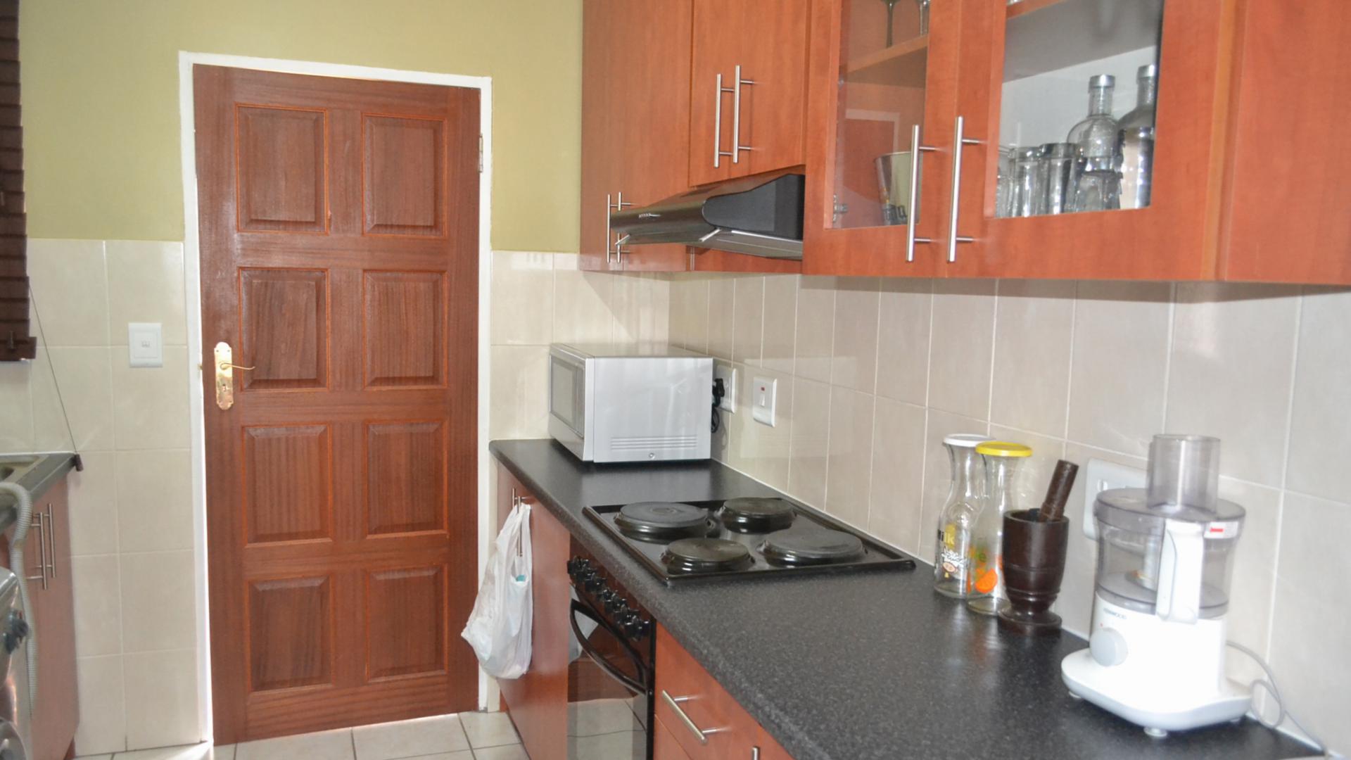 Kitchen - 6 square meters of property in Daspoort