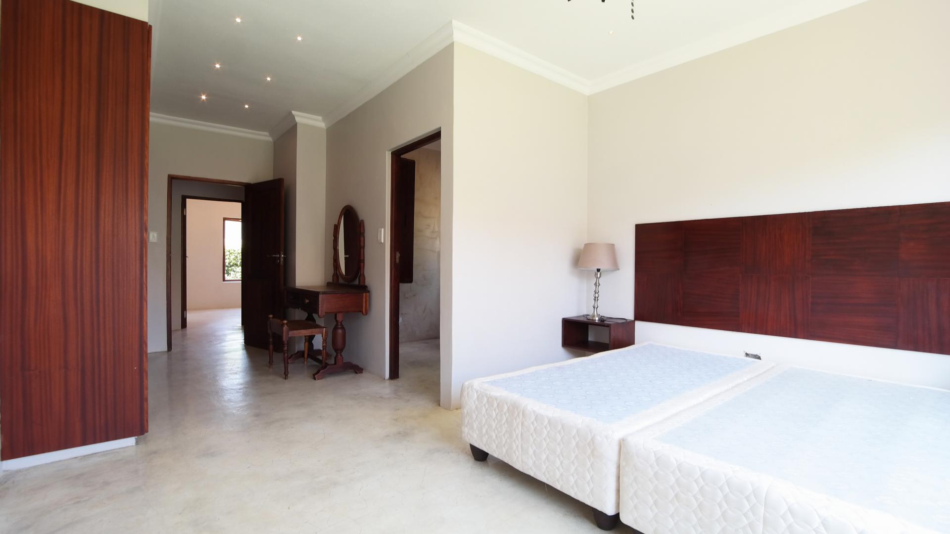 Main Bedroom - 19 square meters of property in Silver Lakes Golf Estate