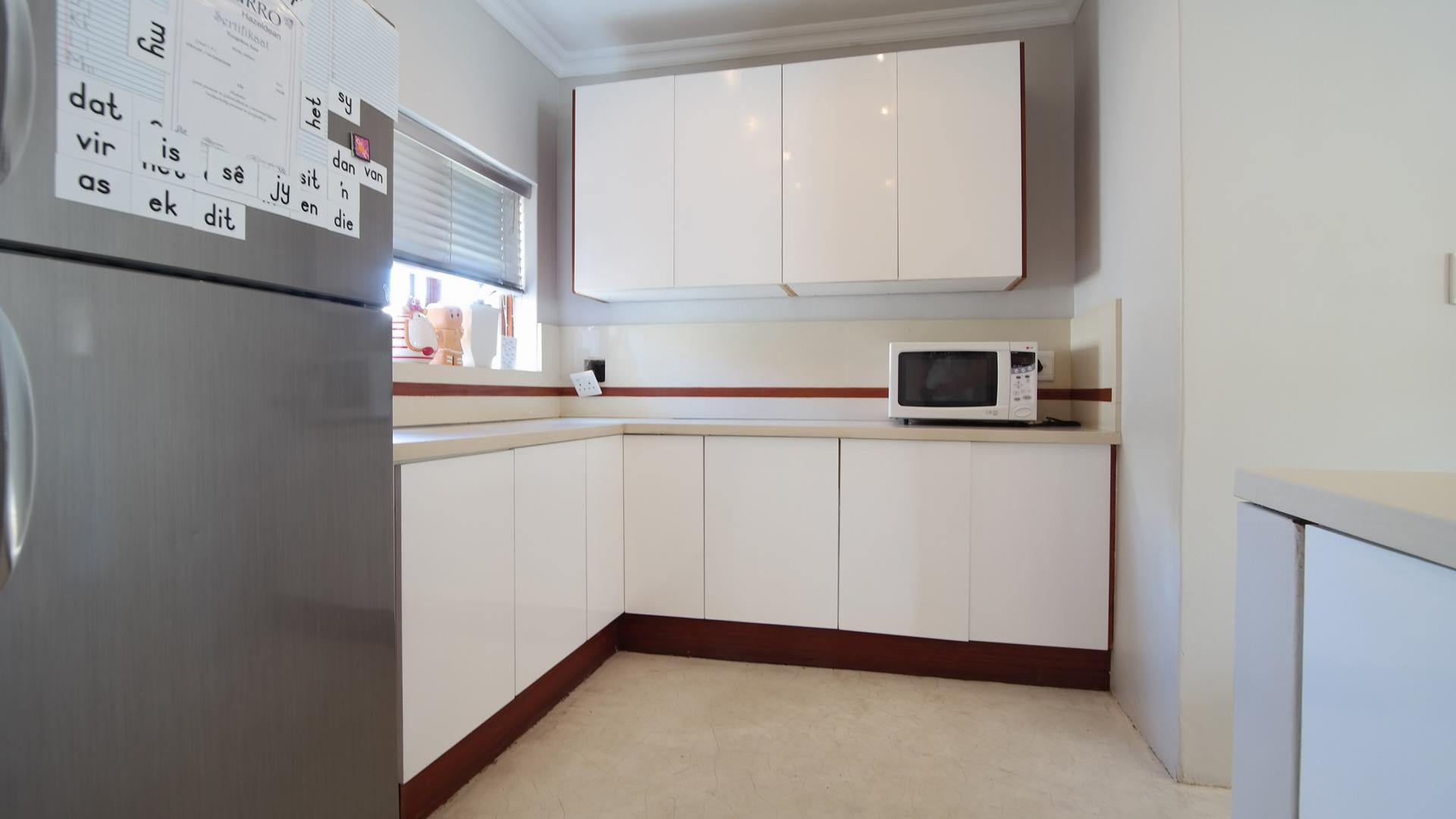 Kitchen - 11 square meters of property in Silver Lakes Golf Estate