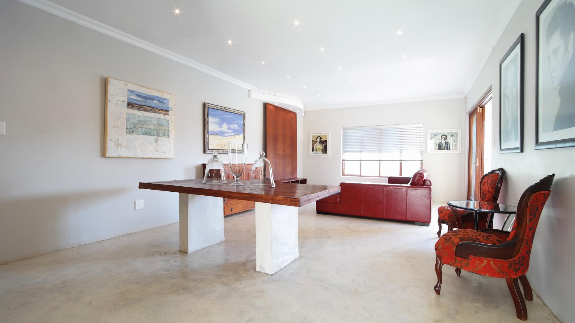 Dining Room - 17 square meters of property in Silver Lakes Golf Estate