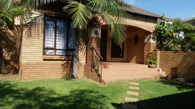 2 Bedroom House for Sale and to Rent For Sale in Mooikloof Ridge - Private Sale - MR152434