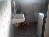Bathroom 2 - 7 square meters of property in Mossel Bay