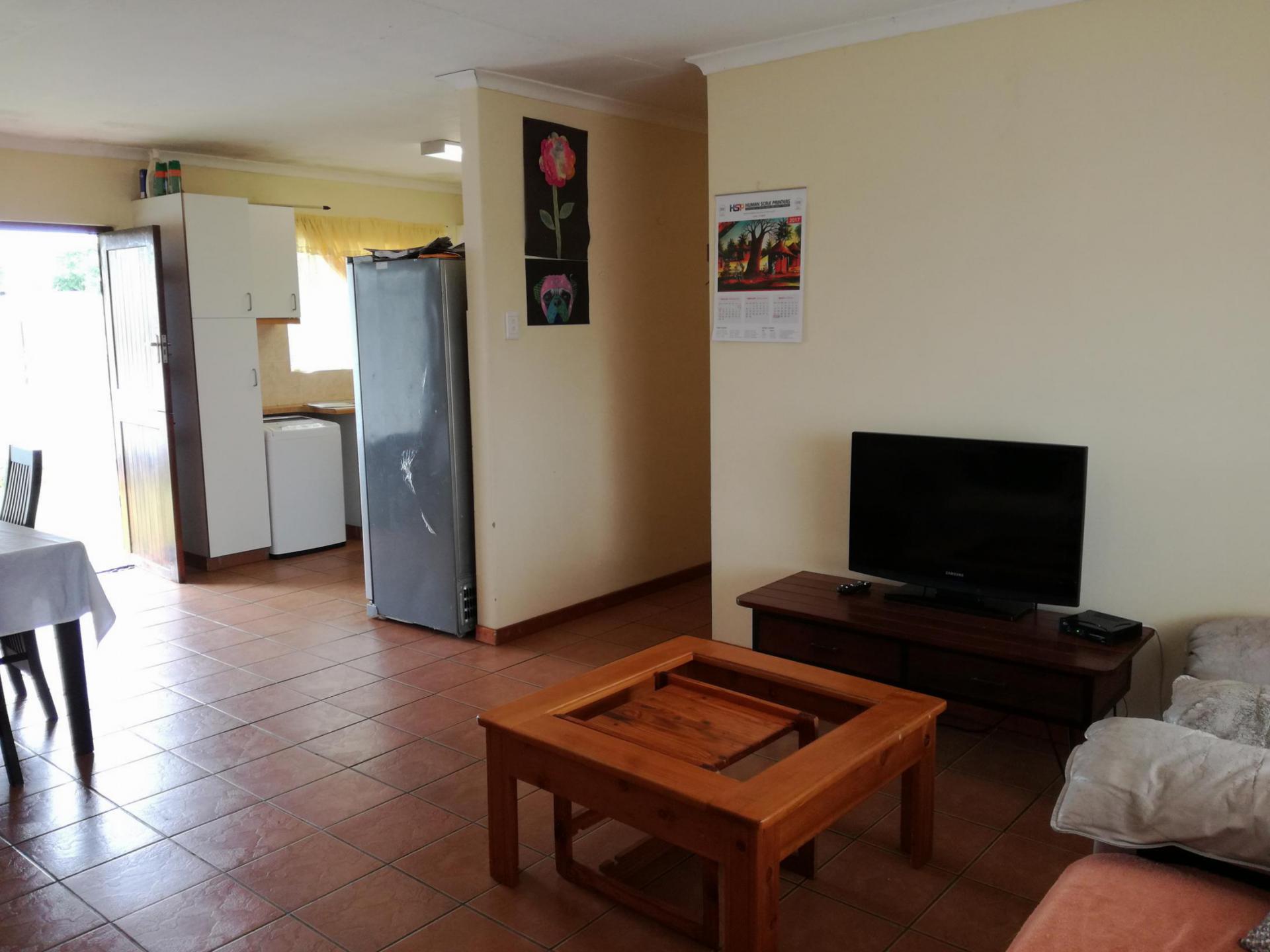 Lounges - 18 square meters of property in Cato Ridge