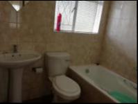 Main Bathroom - 5 square meters of property in Cato Ridge