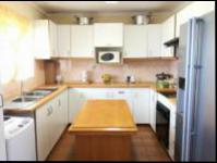 Kitchen - 11 square meters of property in Cato Ridge