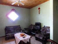 Lounges - 12 square meters of property in Scottsdene