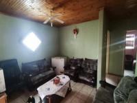 Lounges - 12 square meters of property in Scottsdene