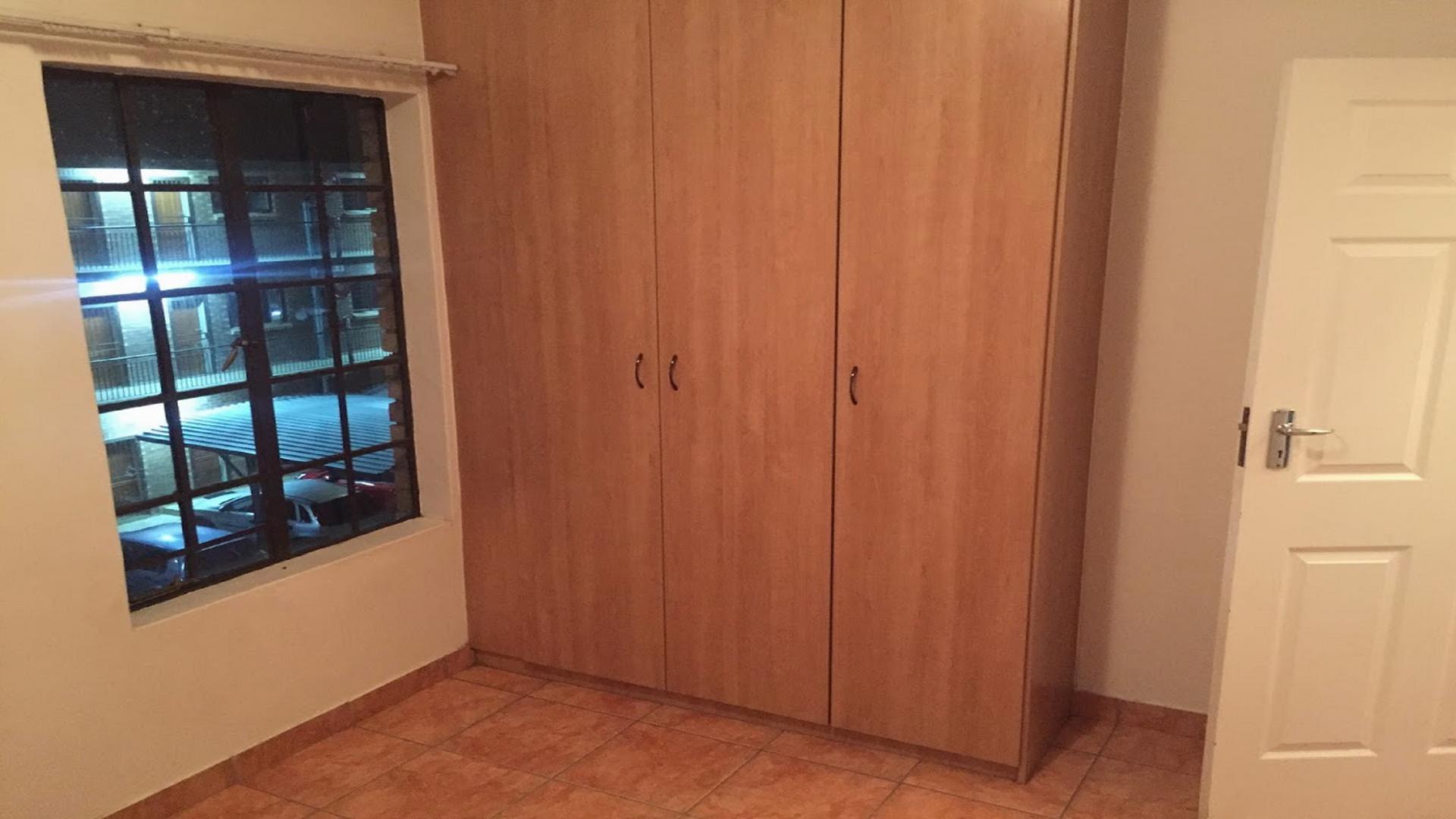 Bed Room 1 - 17 square meters of property in Rustenburg