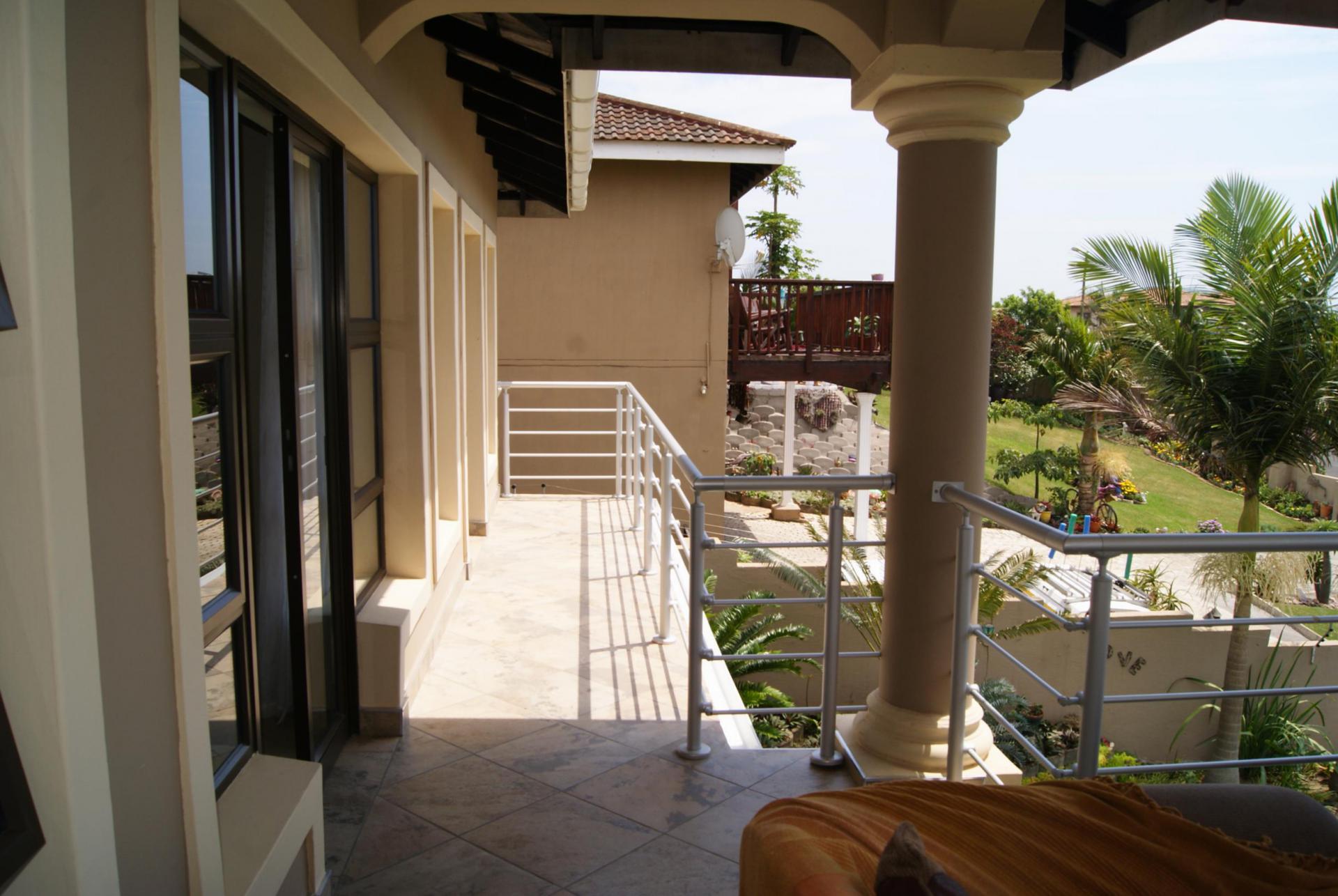 Balcony - 86 square meters of property in Freeland Park