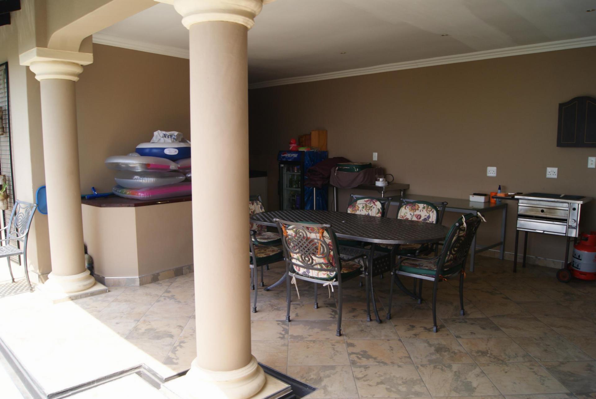 Patio - 56 square meters of property in Freeland Park