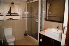Main Bathroom - 6 square meters of property in Freeland Park