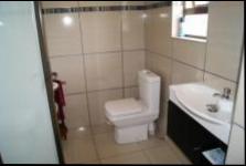 Bathroom 3+ - 13 square meters of property in Freeland Park