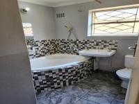 Main Bathroom of property in Portland