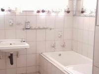 Bathroom 1 - 7 square meters of property in Annadale