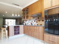 Kitchen - 18 square meters of property in The Wilds Estate