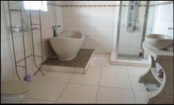 Bathroom 1 - 28 square meters of property in Aerorand - MP