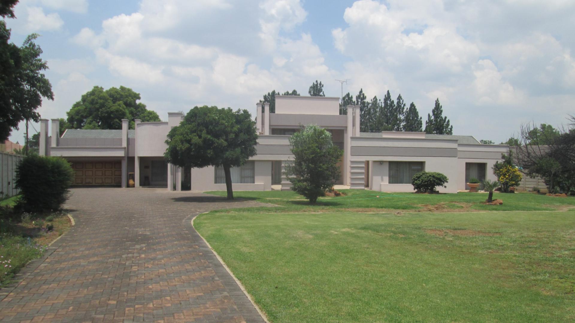 Front View of property in Vanderbijlpark