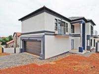 3 Bedroom 3 Bathroom House for Sale for sale in Olympus