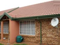 3 Bedroom 2 Bathroom Simplex for Sale for sale in Clubview