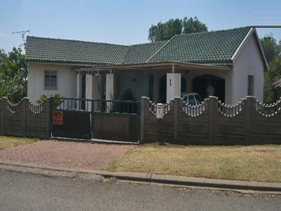 4 Bedroom House for Sale For Sale in Kempton Park - Home Sell - MR15289