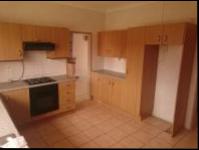 Kitchen - 13 square meters of property in Oberholzer