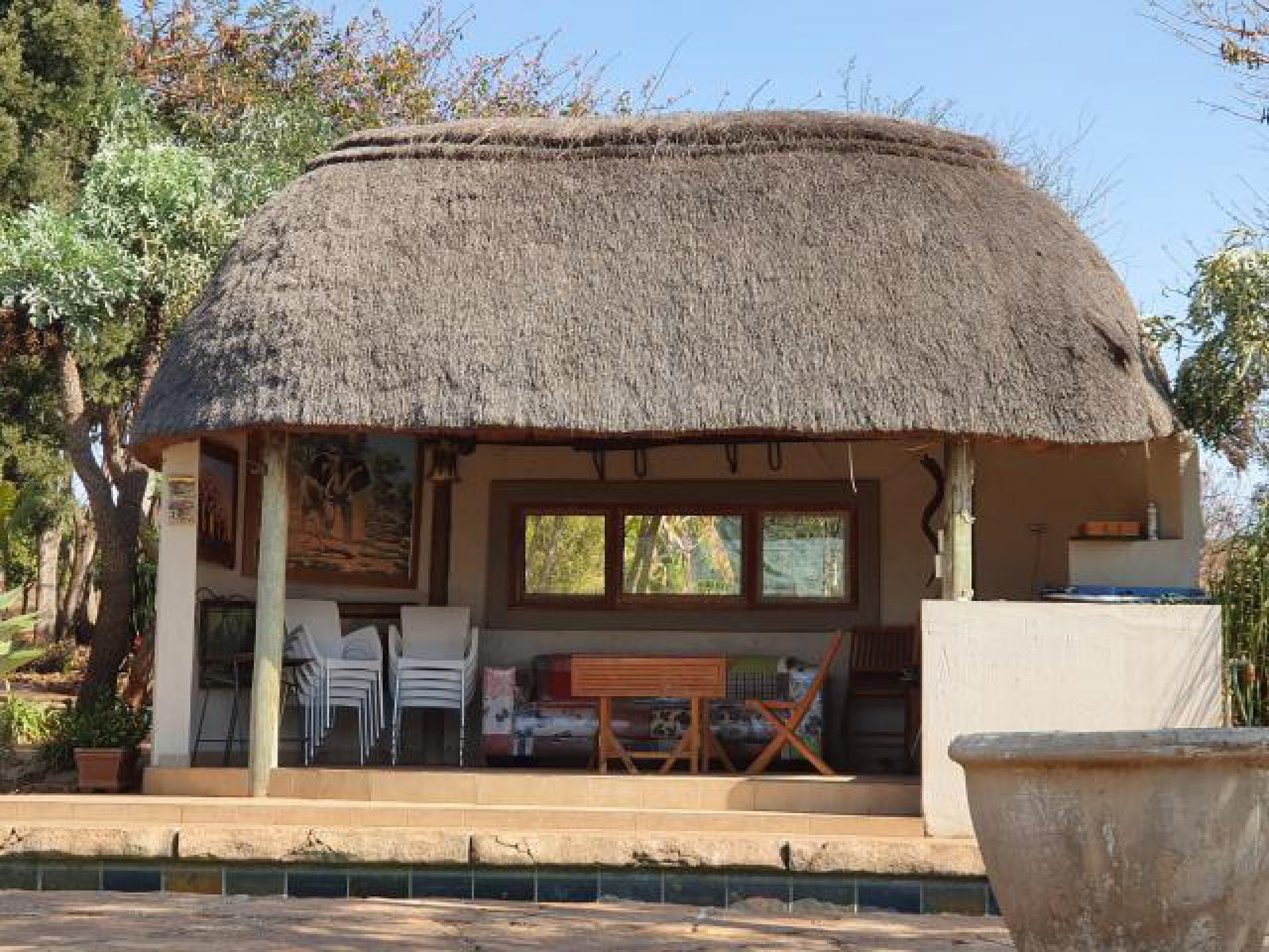 Spaces - 58 square meters of property in Zwavelpoort