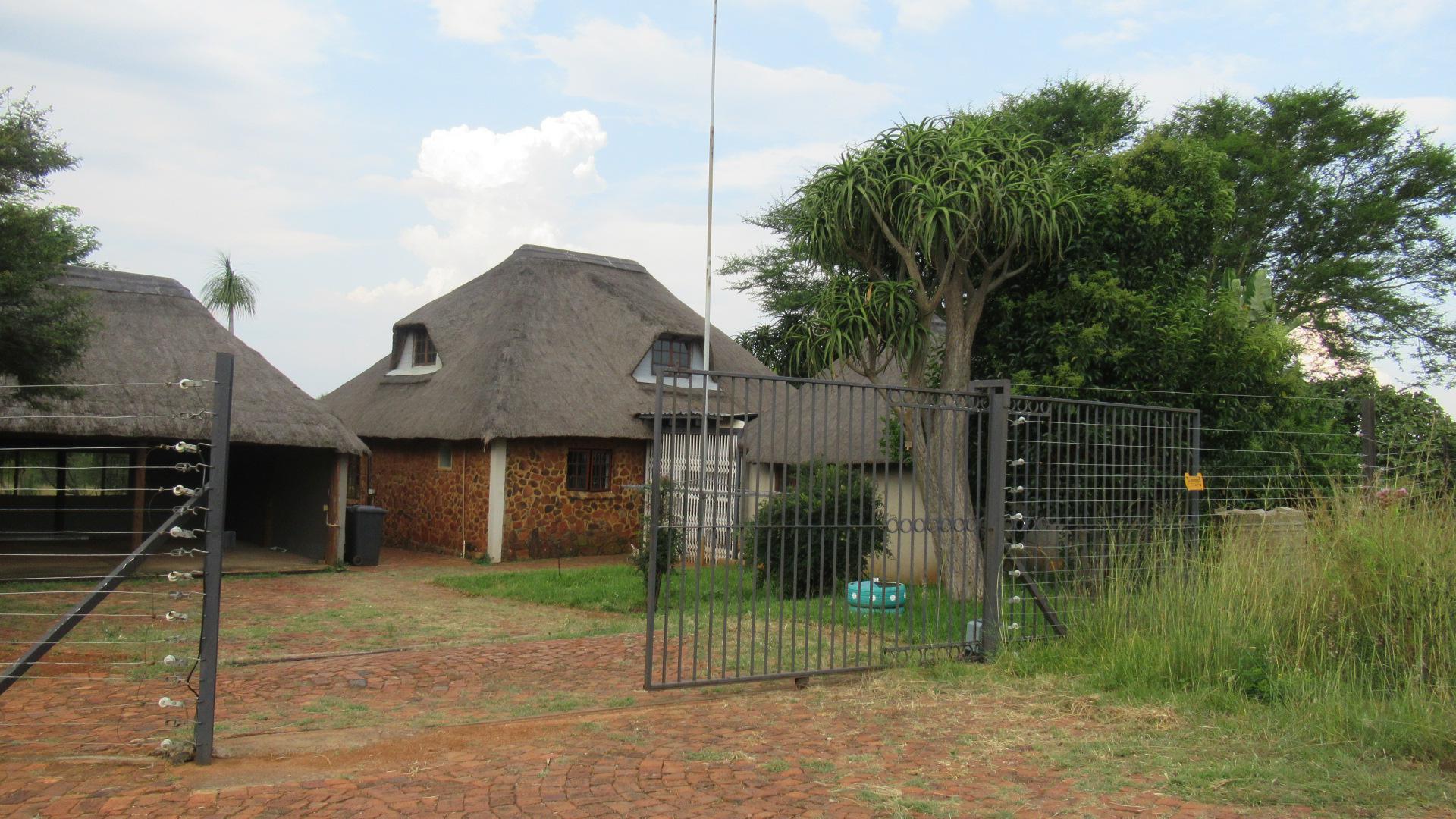 Front View of property in Zwavelpoort