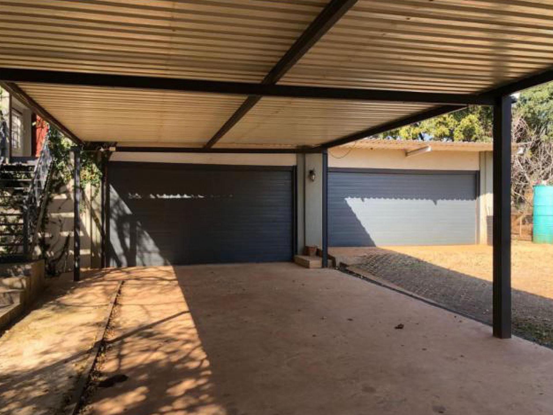 Spaces - 58 square meters of property in Zwavelpoort