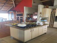 Kitchen - 25 square meters of property in Zwavelpoort