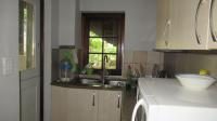 Scullery - 9 square meters of property in Zwavelpoort