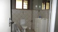 Bathroom 1 - 6 square meters of property in Zwavelpoort