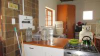 Kitchen - 25 square meters of property in Zwavelpoort