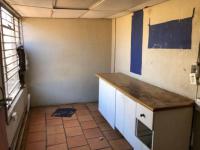 Kitchen - 25 square meters of property in Zwavelpoort