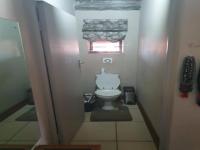 Bathroom 2 - 16 square meters of property in Zwavelpoort
