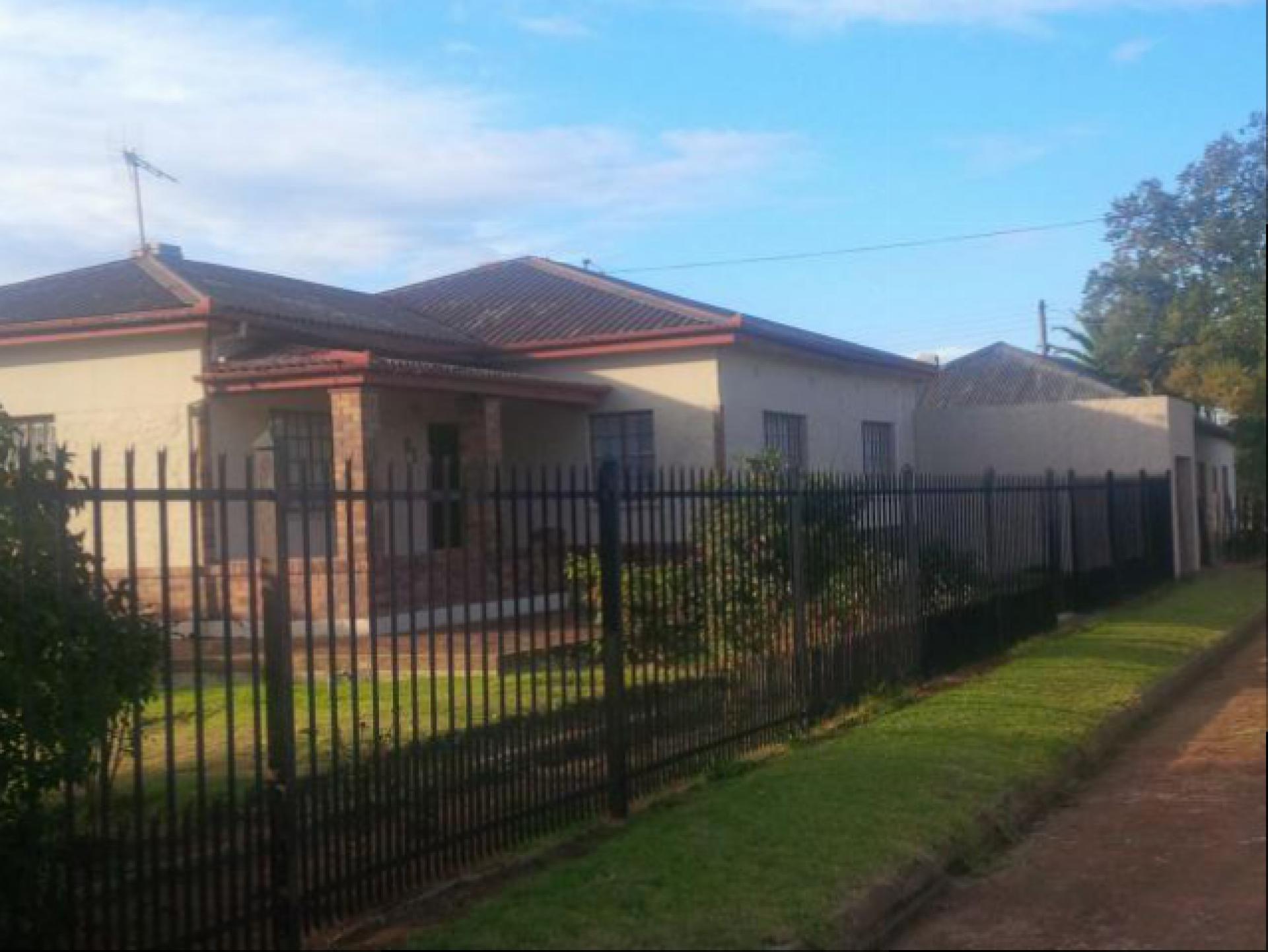 Front View of property in Steynsburg