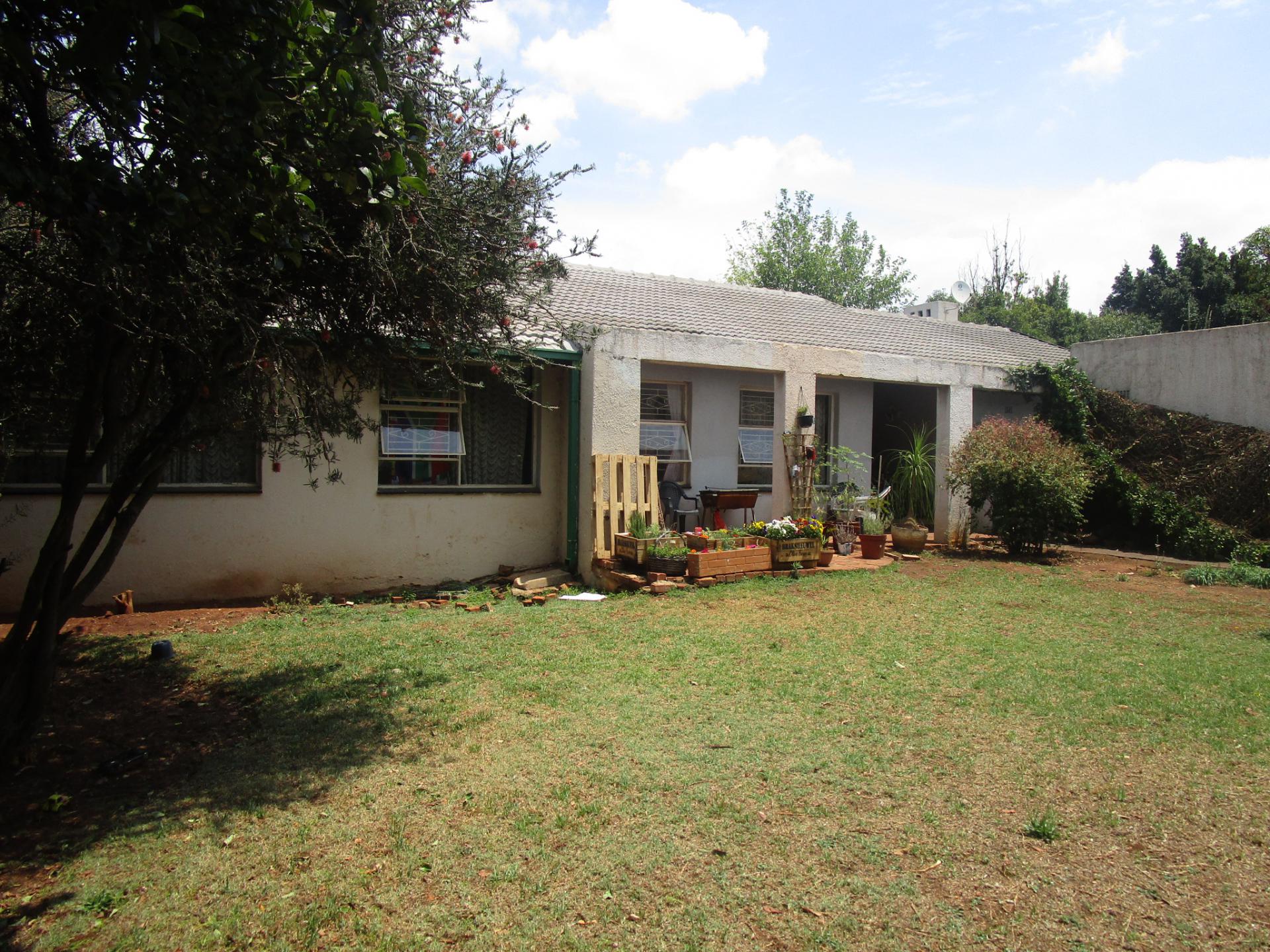 Front View of property in Kempton Park