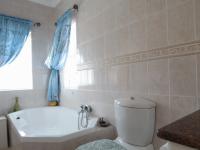Bathroom 1 - 13 square meters of property in Woodlands Lifestyle Estate