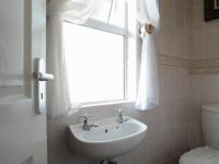 Bathroom 2 - 3 square meters of property in Woodlands Lifestyle Estate