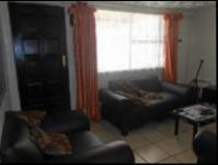 Lounges - 12 square meters of property in Klipspruit West