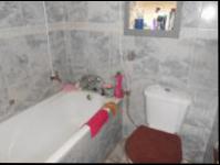 Bathroom 1 - 4 square meters of property in Klipspruit West