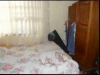 Bed Room 1 - 10 square meters of property in Klipspruit West